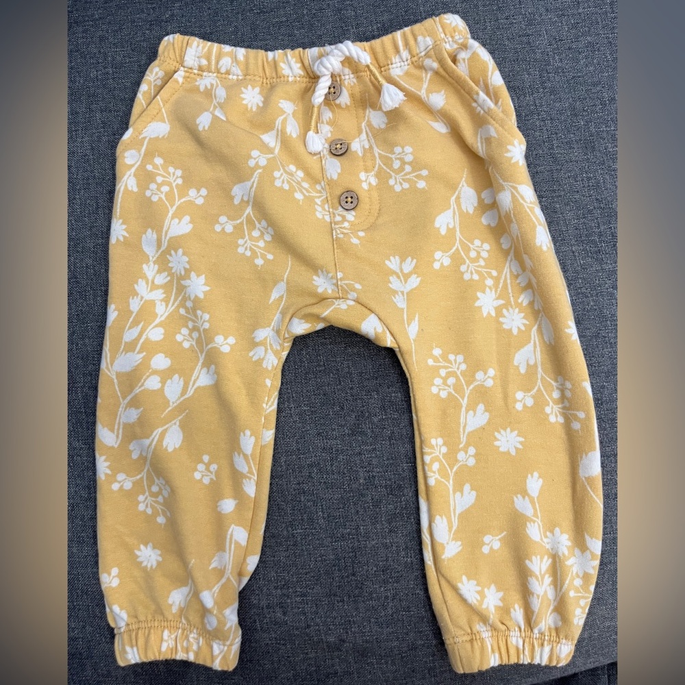 Jessica Simpson Baby Set - Picture 2 of 4